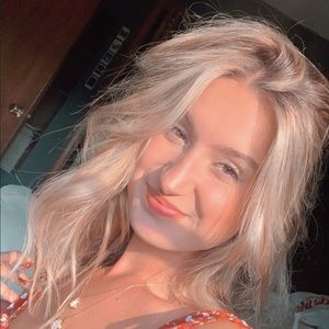 Meet your Posher, Alyssa